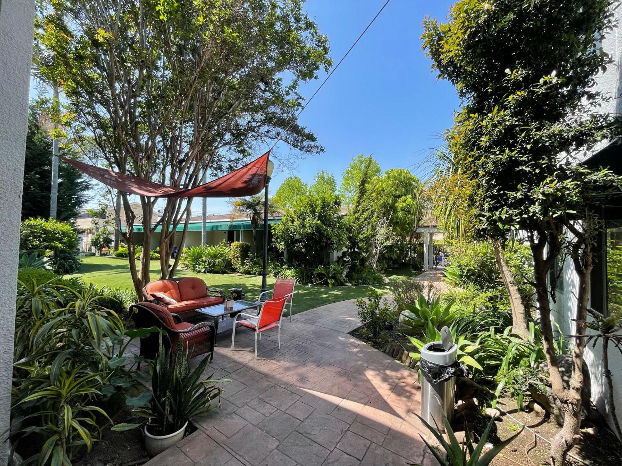 Pacific Garden Hotel Gardena