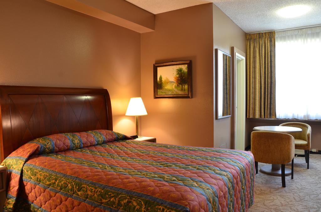 Hotel Pacific Garden Gardena