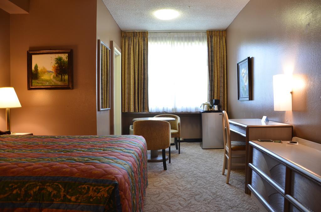 Pacific Garden Hotel Gardena