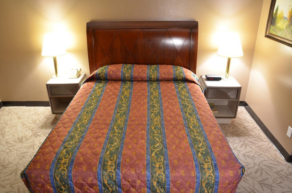 Pacific Garden Hotel 3*
