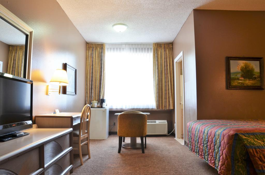 Hotel Pacific Garden Gardena