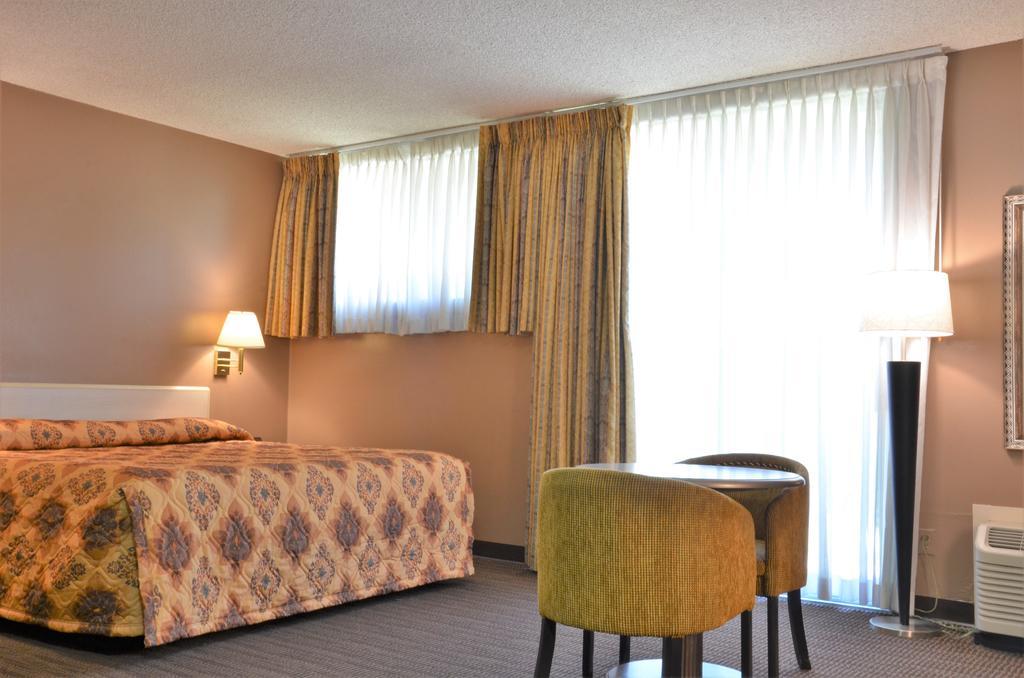 Pacific Garden Hotel 3*